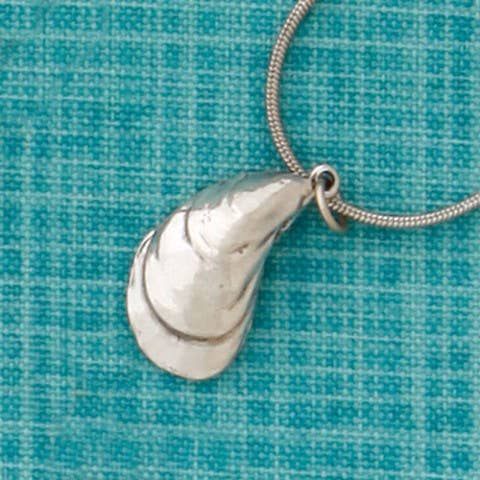 Mussel Shell Necklace (snake chain)