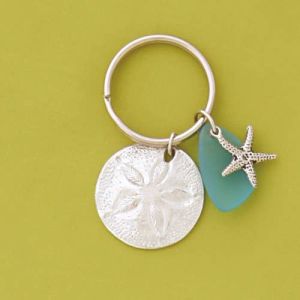 Sanddollar w/Turq Seaglass Keychain